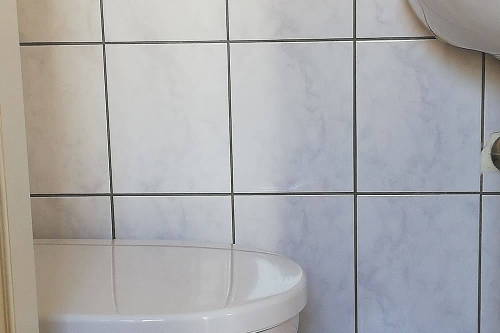 Apartamento entero, Te invitamos a nuestro apartamento. in Charlottenburg, Berlín
