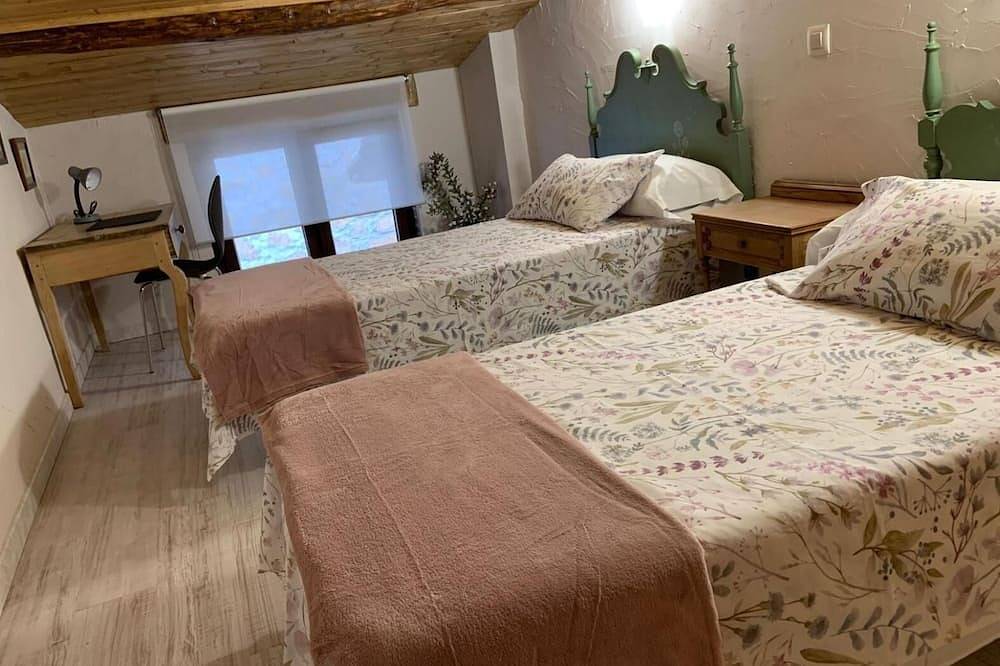 Casa rural 'La Casita Del Portal' con vistas a la montaña, Wi-Fi y aire acondicionado in Pedro Bernardo, Valle del Tiétar