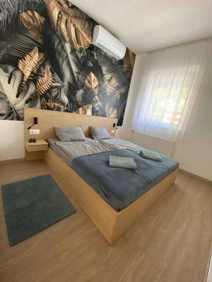 Gîte pour 2 personnes, avec terrasse à Eger