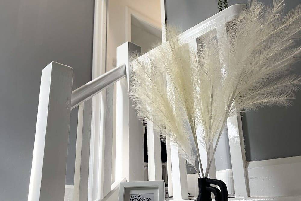 Appartamento intero, Casa Lobo's Beautiful Suites +free offroad parking -Suite#2 in Wolverhampton, Birmingham e dintorni