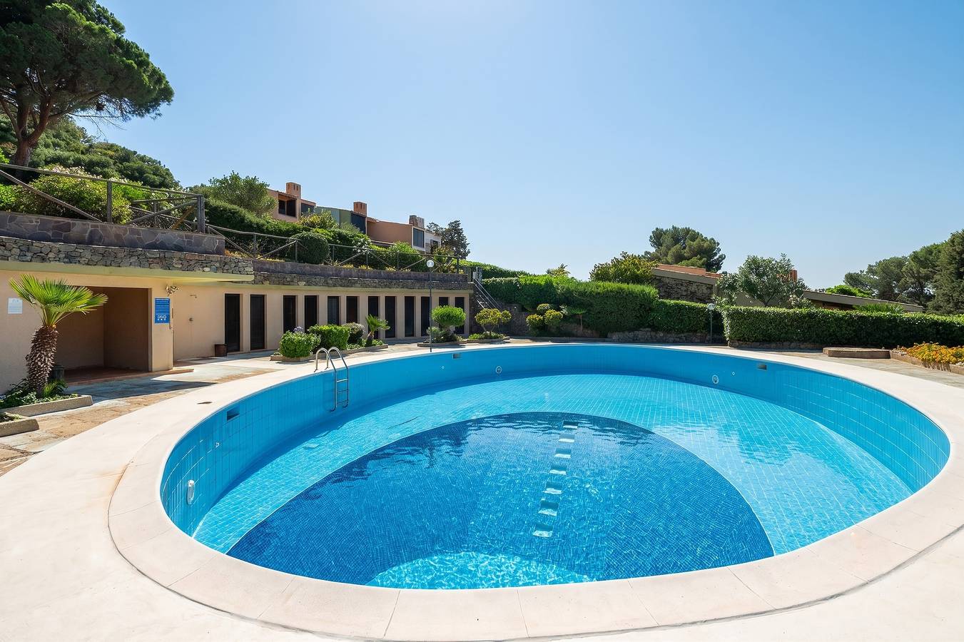 Ferienhaus 'Bigflower’s House Sardinia' mit Meerblick, Pool und Klimaanlage in Villasimius, Cagliari Provinz