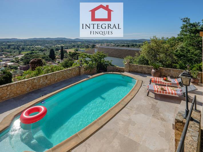 Location de vacances pour 13 personnes, avec jardin et terrasse, animaux acceptés à Vall-llobrega - 4