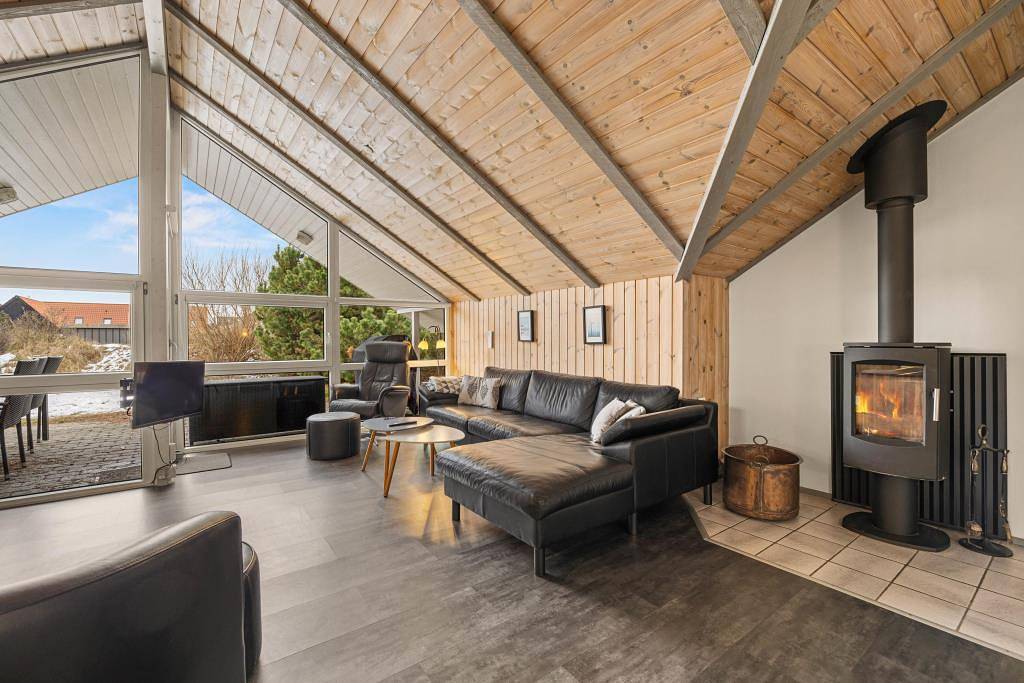 Zentral gelegenes Ferienhaus mit Whirlpool und Sauna in Henne, Varde