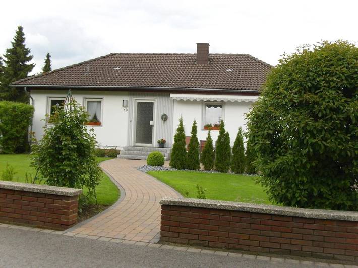 Ferienwohnung für 3 Personen, mit Terrasse und Garten sowie Ausblick