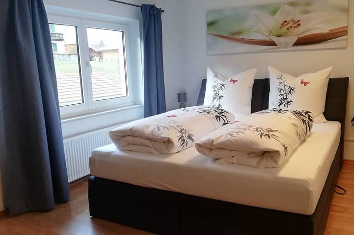 Ganze Wohnung, Ferienwohnung Uebler - Große Ferienwohnung in Seenähe in Kreuth, Bayerische Alpen