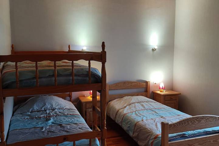 Location de vacances pour 7 personnes, avec jardin et balcon à Coucouron - 2