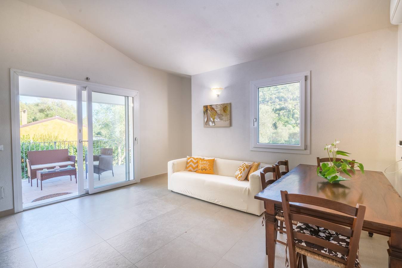 Maison de vacances 'Casa Isabella Eleonora' avec vue sur la montagne, Wi-Fi et climatisation in Berruiles, San Teodoro