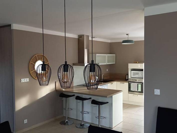 Location de vacances pour 5 personnes, avec balcon à Rousson