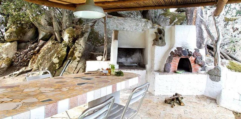 Location de vacances pour 8 personnes, avec vue ainsi que piscine et jardin à Sant'Antonio di Gallura - 2