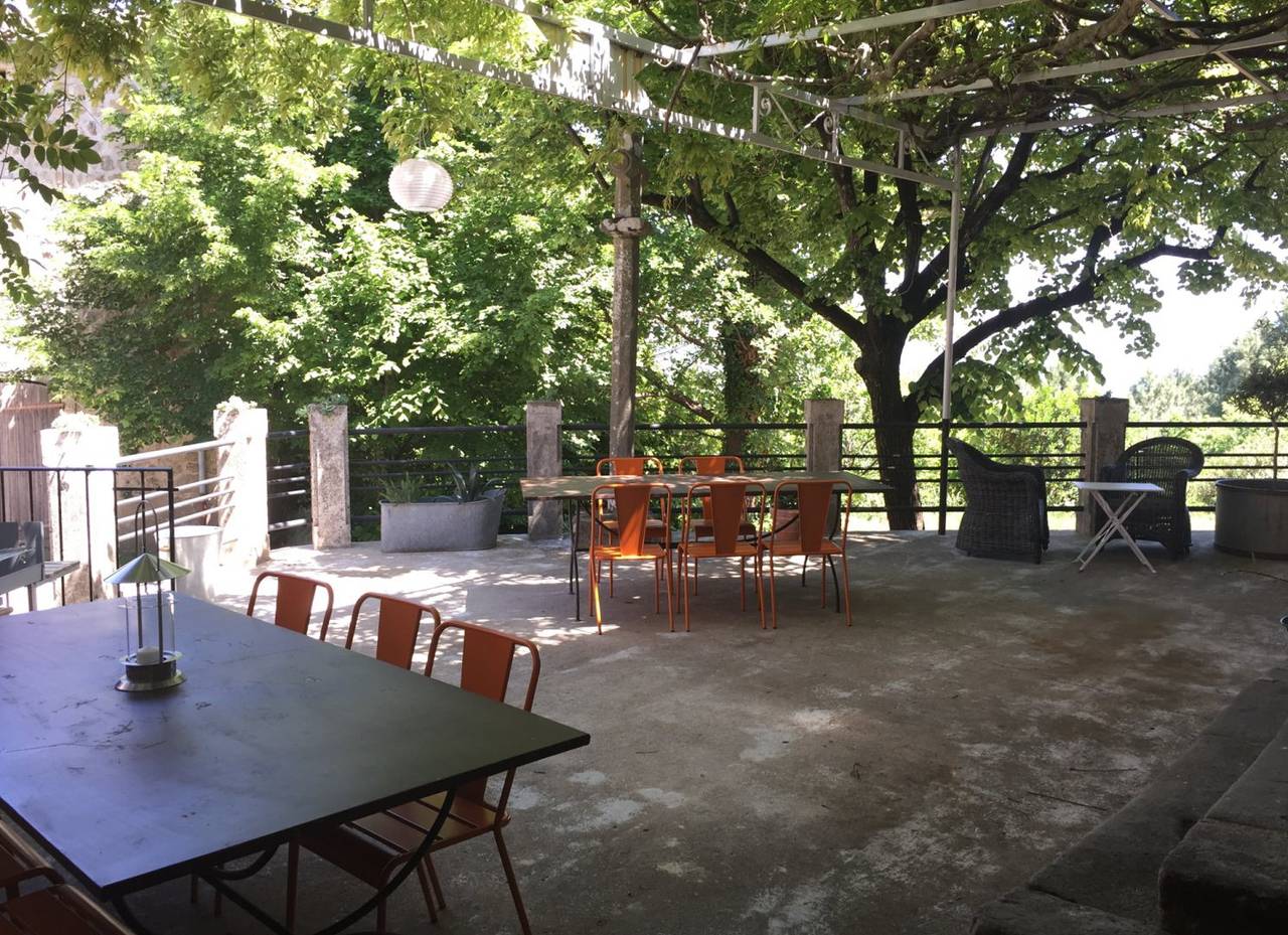 Maison de charme, 10 pers., piscine + spa, billard, baby-foot in Sanilhac, Massif central