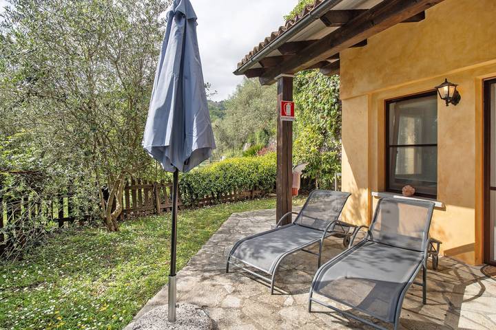 Hel lägenhet, Chalet Salvia Apartment with Mountain View, Shared Seasonal Pool and Wi-Fi in Garlenda, Riviera di Ponente