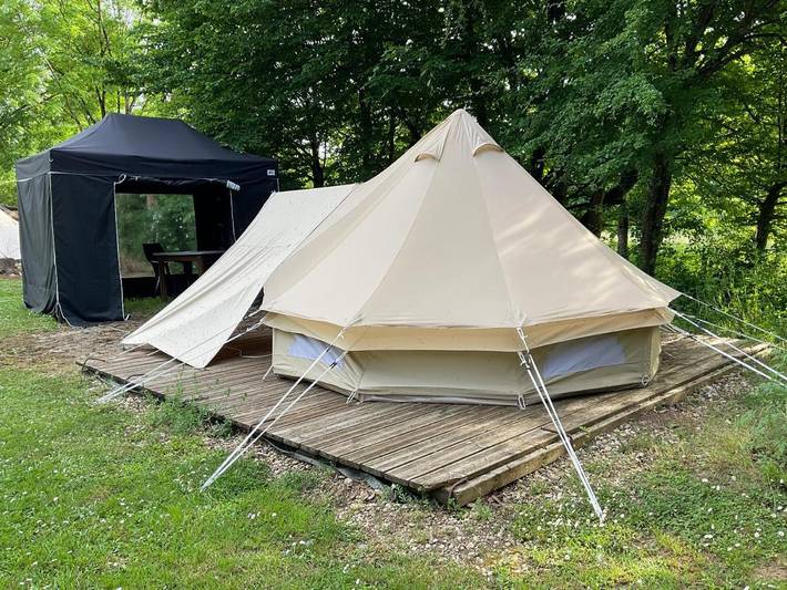Camping pour 6 personnes, avec jardin et terrasse, animaux acceptés dans le Jura - 2