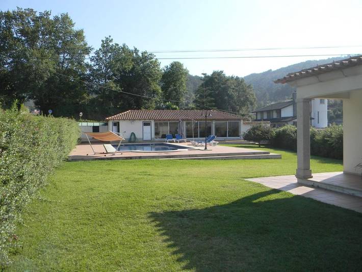 Gîte pour 8 personnes, avec Terrasse ainsi que Jardin et Piscine dans Geraz Do Lima - 2