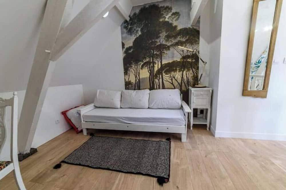 Entire apartment, Le 304, Douais in Douai, Department Nord