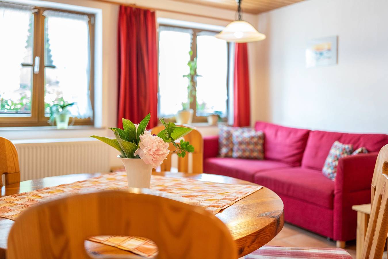 Ganze Wohnung, Apartment „Ahorn“ mit gemeinsamer Terrasse, Garten und Wlan in St. Georgen, Mittlerer Schwarzwald