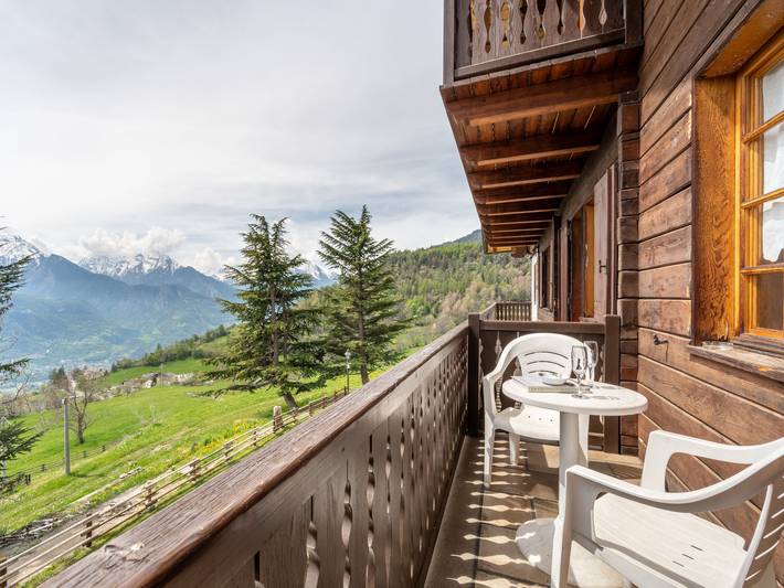 Gîte pour 6 personnes, avec Balcon et Jardin dans La Côte
