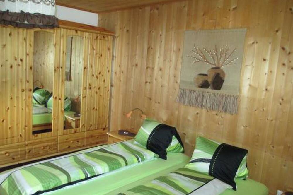 Ganze Wohnung, Chasa Cumulus/Hp Ferienwohnung Sainas 139 A, (Ftan). in Ftan, Unterengadin