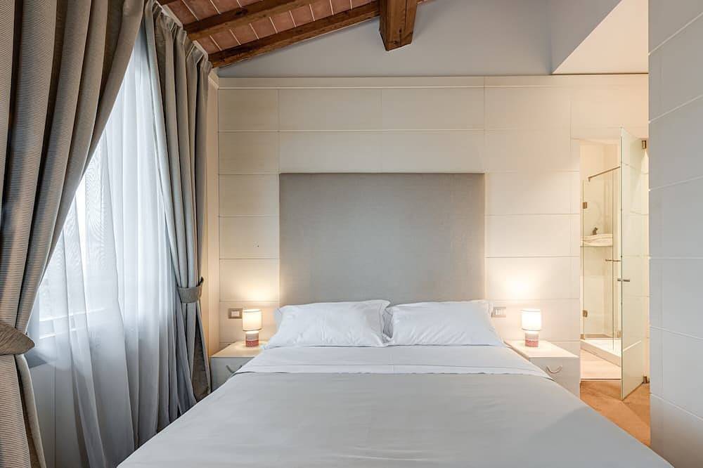 Entire apartment, Molo 73 Room - Gorgona with Breakfast and Parking in Empoli, Florence Province