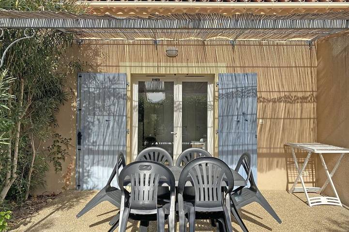 Appartement entier, Location vacances maison piscine Mouries. in Mouriès, Région d'Arles