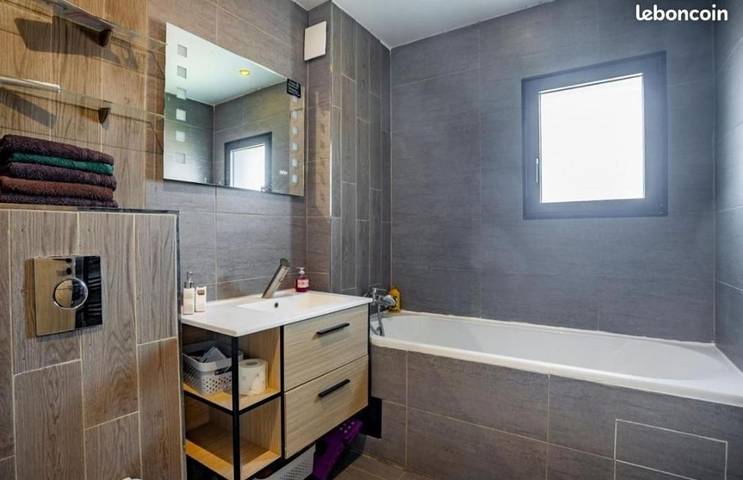 Location de vacances pour 12 personnes, avec piscine ainsi que jacuzzi et terrasse à La Roquette-sur-Siagne - 2