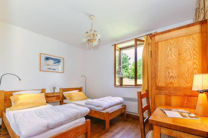 Location de vacances pour 3 personnes, avec jardin à Saint-Pierre-des-Tripiers - 2