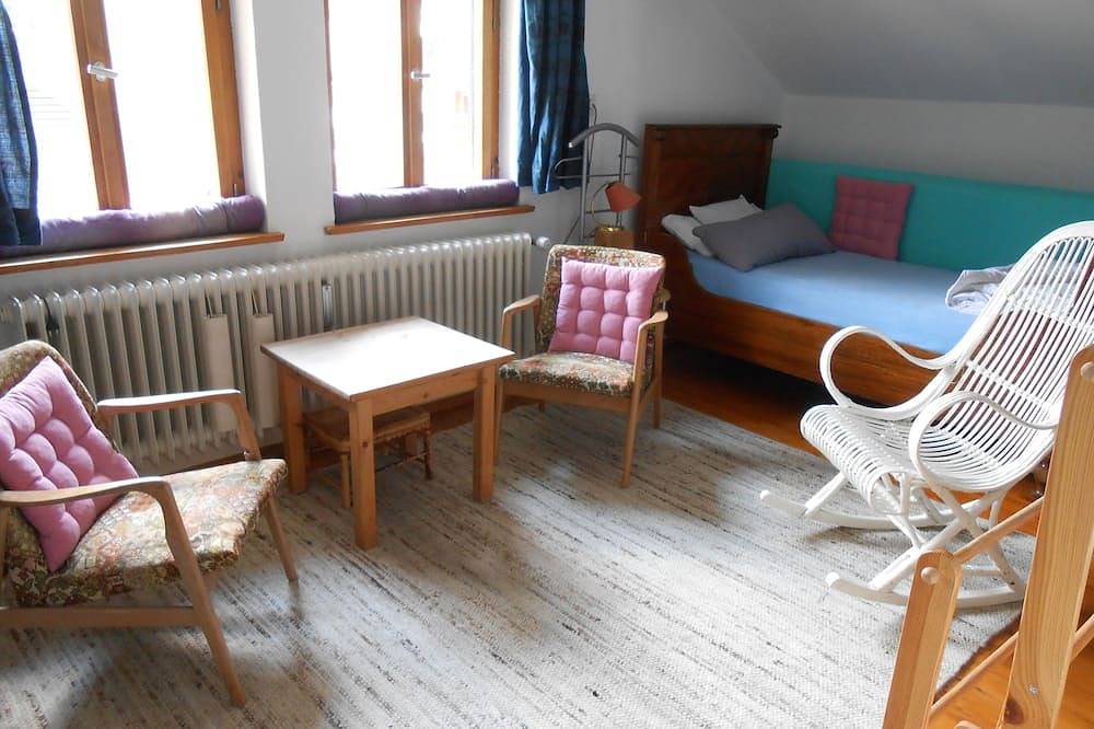 Ganze Wohnung, Geräumige, gemütl. Ferienwohnung mit großem Garten am Forellenbach, \n. in Fischen, Bayerisch Schwaben