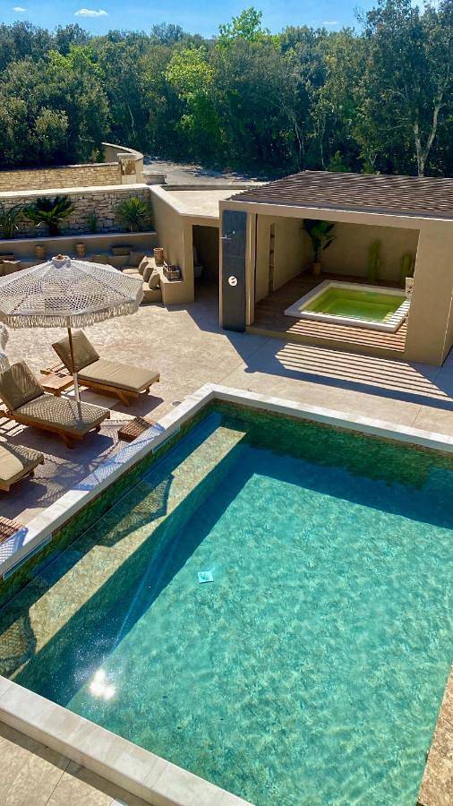 Villa pour 10 personnes, avec piscine ainsi que vue et terrasse, animaux acceptés - 1