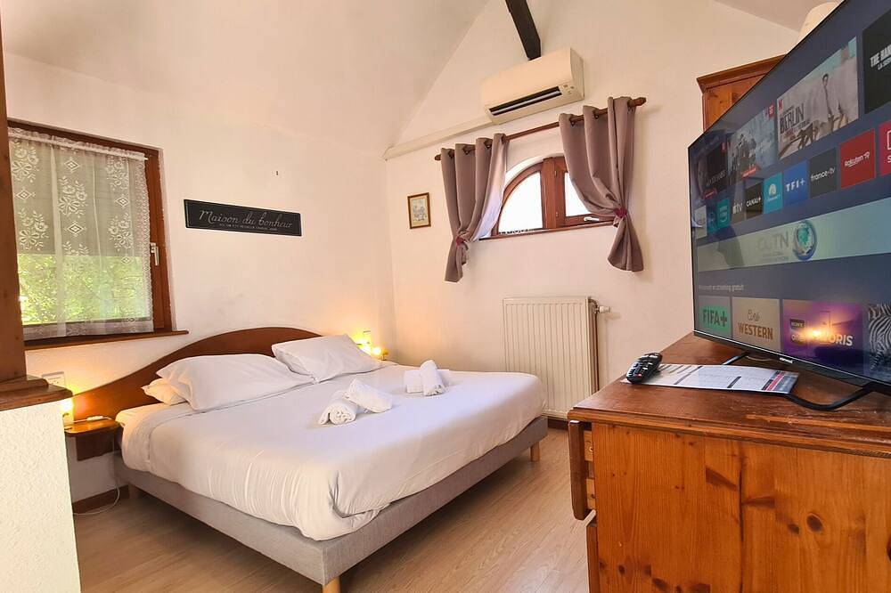 Appartement entier, 🌿 Gîte Familial & Pet Friendly – Jardin Clôturé – Parking & Borne Électrique in Beblenheim, Région de Ribeauvillé