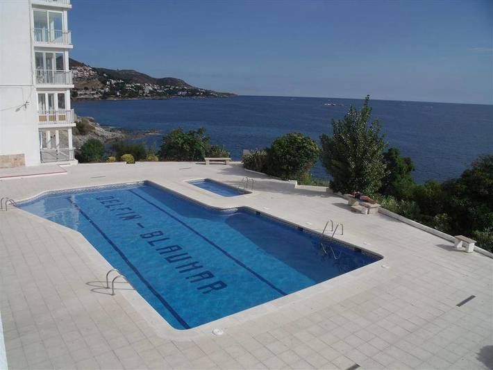 Gîte pour 6 personnes, avec Terrasse et Piscine à Roses