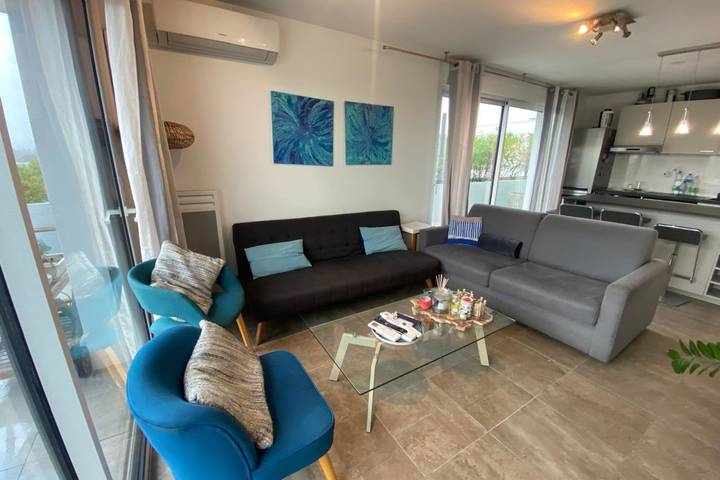 Ferielejlighed for 4 personer, med Terrasse og Have samt Pool i Montpellier