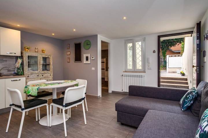 Gîte pour 3 personnes, avec Balcon ainsi que Terrasse et Jardin à Fregene