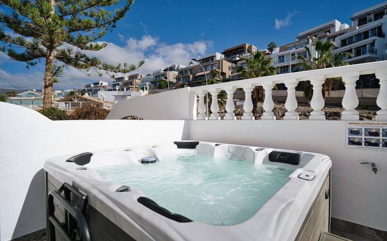 Villa für 8 Personen, mit Ausblick und Pool sowie Terrasse in Adeje - 4