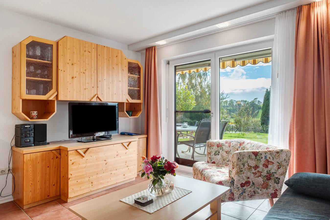 Ganze Wohnung, Apartment 'Ost, 48 qm' mit gemeinsamer Terrasse, gemeinsamem Garten und Wlan in Weilheim, Südschwarzwald