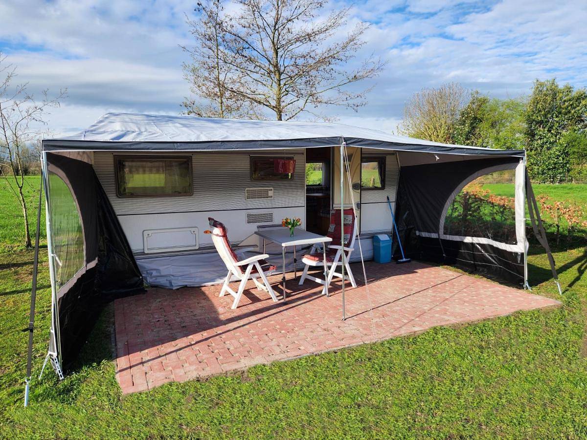 Ruime caravan op gezellige minicamping in Lichtenvoorde, Achterhoek