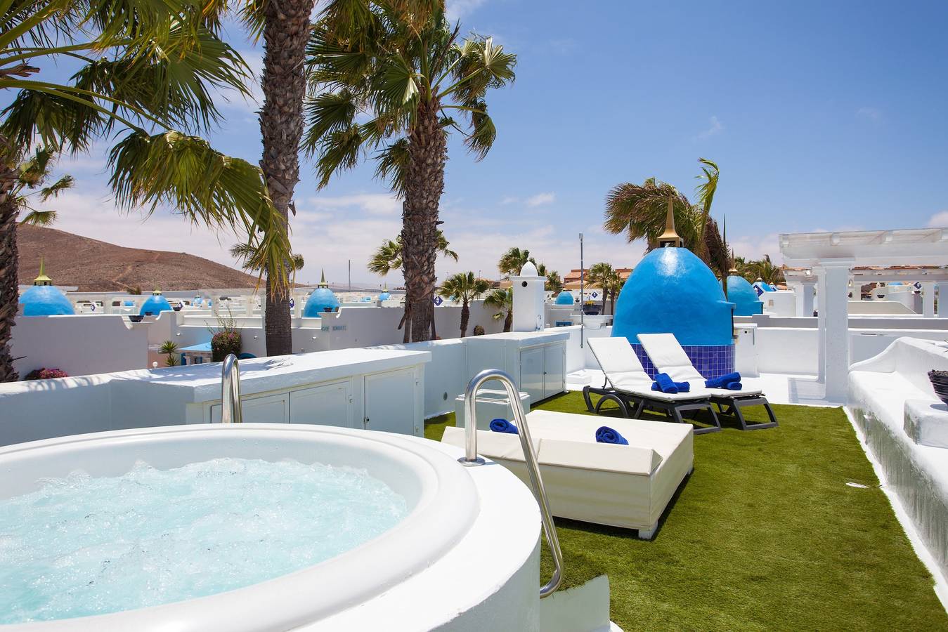 Casa de vacaciones "Villa 82" con vistas a la montaña, piscina y Wi-Fi in Geafond, La Oliva