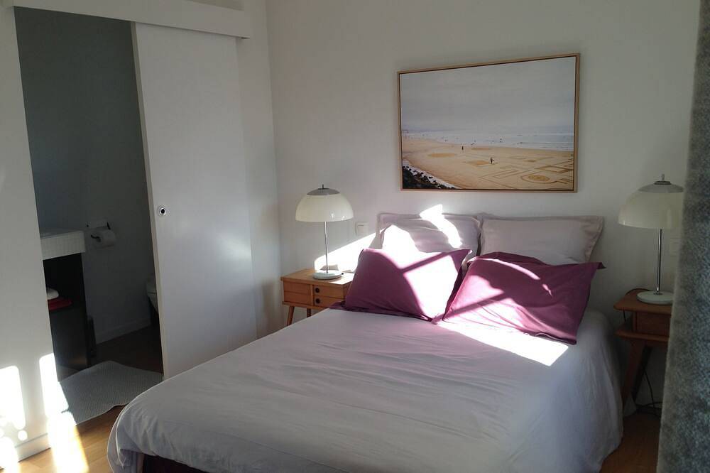 Old renovated Basque house, 200 m away from Cénitz Beach, with a view of the sea in Guéthary, Bayonne region