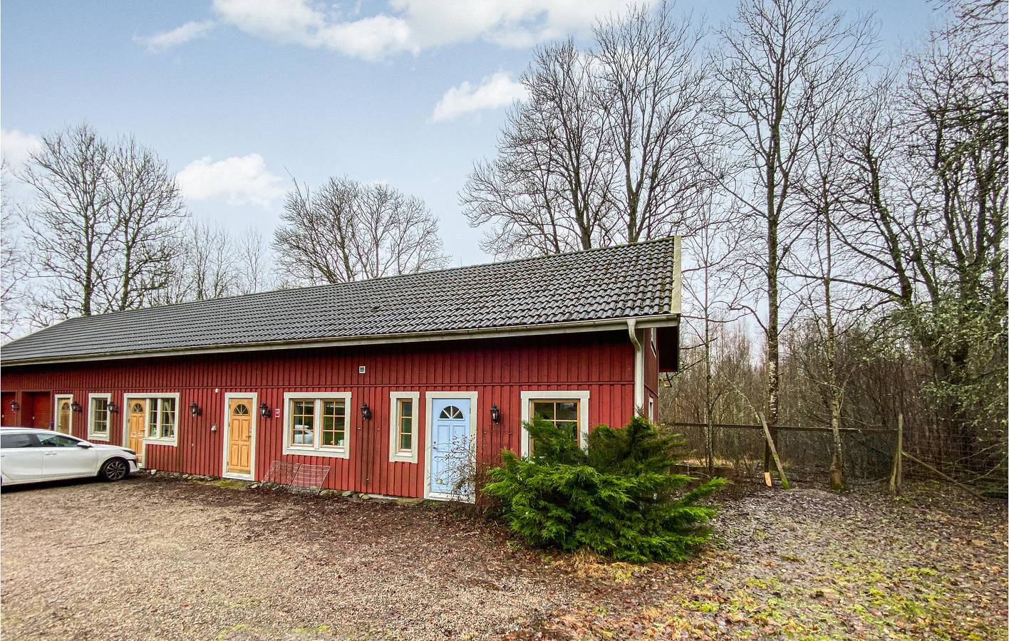 Hel semesterlägenhet, Lägenhet för 4 Personer med trädgård in Jönköpings län