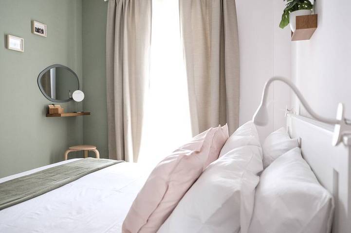 Apartamento entero, 2 minutes from the port. Perfect for a romantic getaway or a rejuvenating weekend getaway. in Milazzo, Provincia de Messina