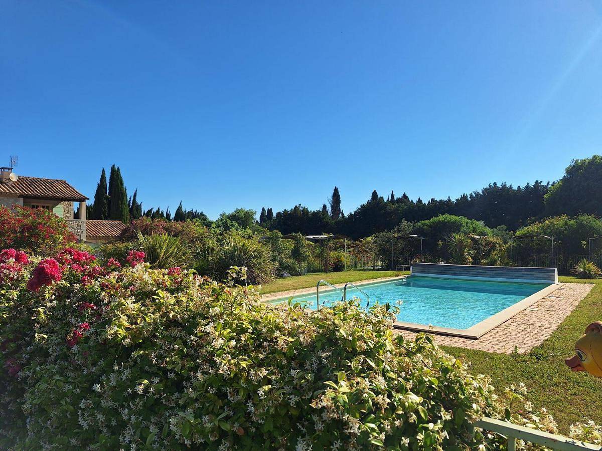 Appartement entier, Alpilles Cottage Philippe's Farm Gite 55m2 - 2 chambres - calme - piscine mas des figues - agritourisme bio - 3km Saint Rémy de Provence - Parc Naturel Régional des Alpilles - 6km Baux de Provence - in Saint-Rémy-de-Provence, Région d'Arles