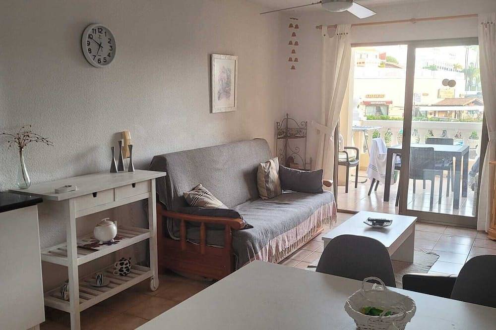 Entire apartment, Modern Apartment in Modern Complex in Los Cristianos, Arona