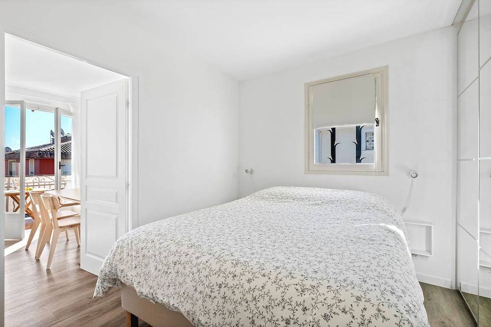 Apartamento entero, 04. Bright apartment with balcony and sea view, close to the beach in Saint-Jean-Cap-Ferrat, Nizza Region