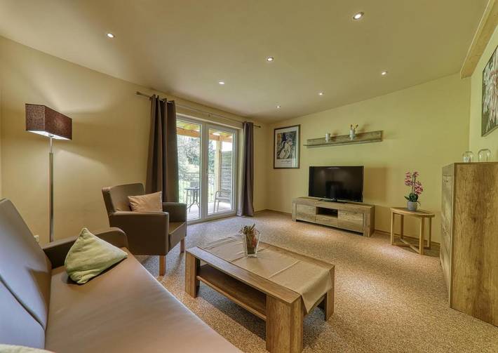 Hotel, mit Balkon und Terrasse sowie Whirlpool und Garten in Achslach - 3