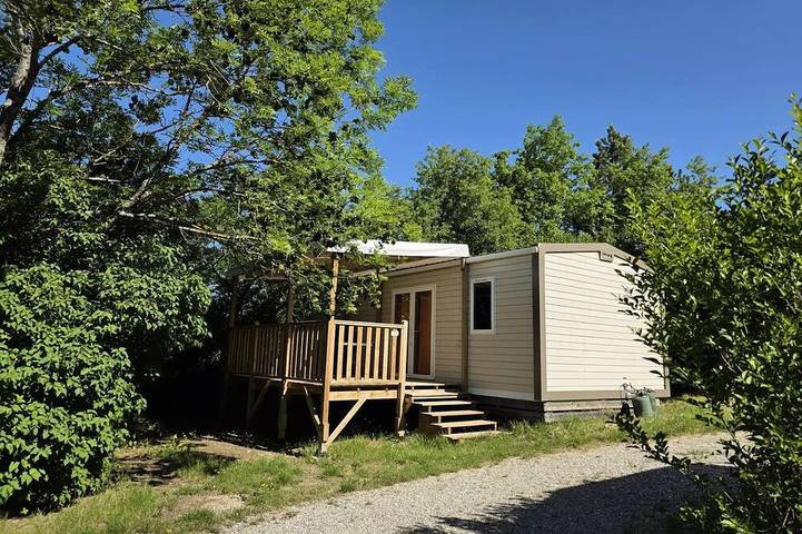 Mobil home pour 7 personnes dans Garde-Colombe