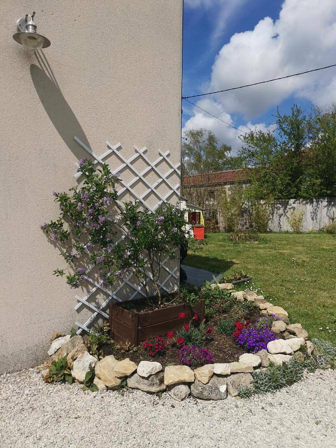 Location de vacances pour 10 personnes, avec vue et jardin à Foussais-Payré - 2