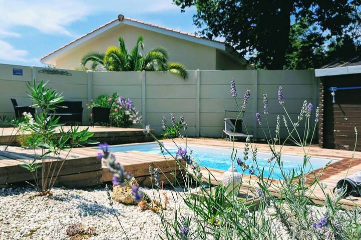 Location de vacances pour 6 personnes, avec piscine à Cussac-Fort-Médoc