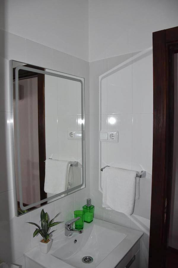Apartamento inteiro, One-Bedroom Apartment in Valença, Distrito de Viana do Castelo