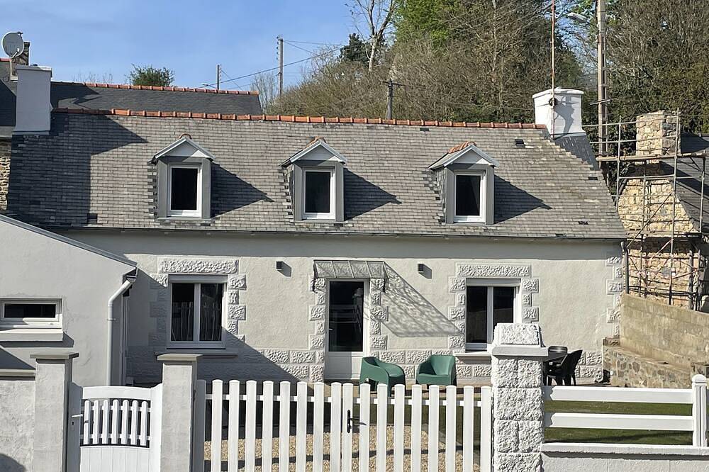 All inclusive bed linen, towels and wifi in Lézardrieux, Pink Granite Coast