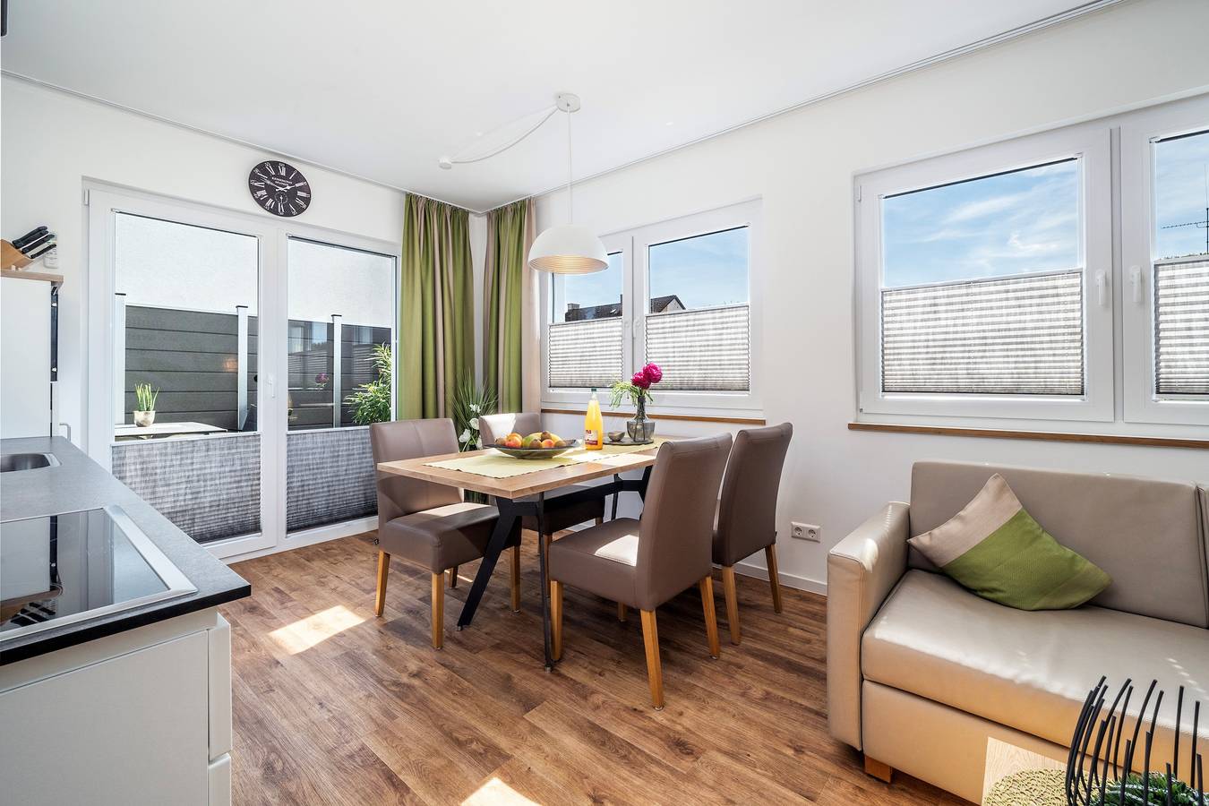 Ganze Wohnung, Ferienwohnung '301' mit Gemeinschaftsgarten, Wi-Fi und Klimaanlage in Hagnau am Bodensee, Region Bodensee-Oberschwaben