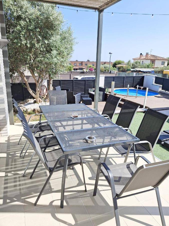 Chalet para 8 personas, con jardín además de piscina y vistas en Bajo Penedés - 4