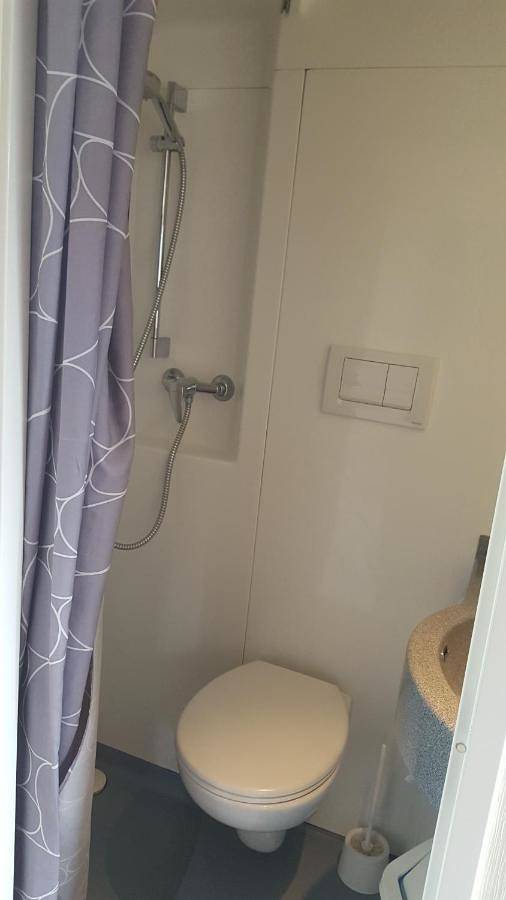 Family Room with Private Bathroom in Criel-sur-Mer, Région de Dieppe